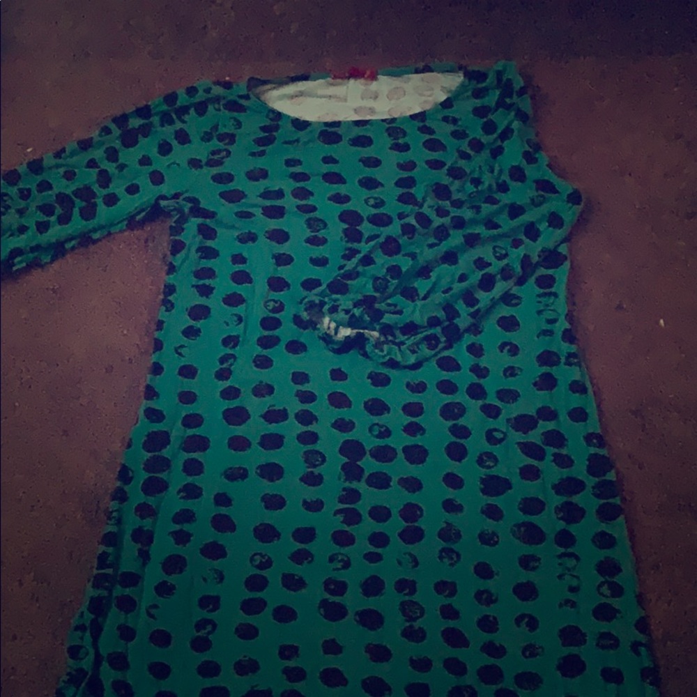 Hourglass Lilly green polka dot top